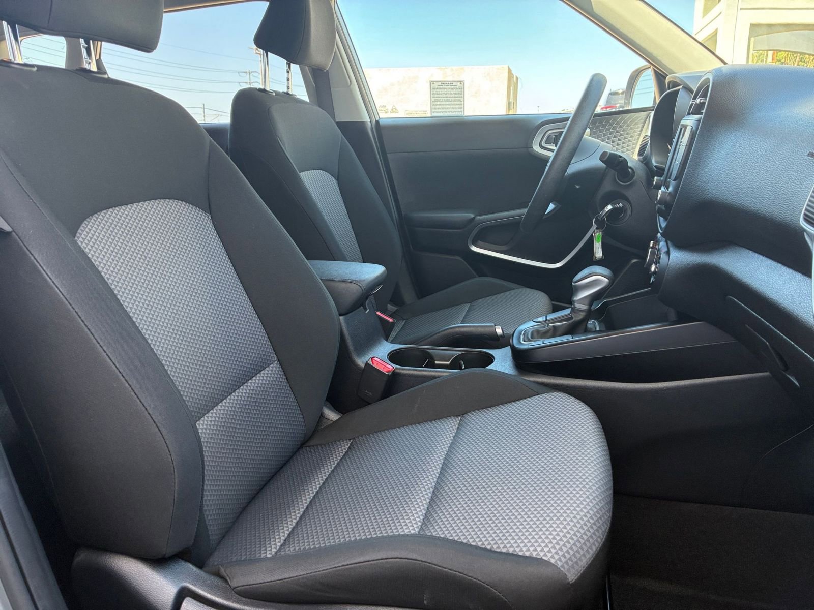 Used 2025 Kia Soul LX w/ LX Technology Package image 34