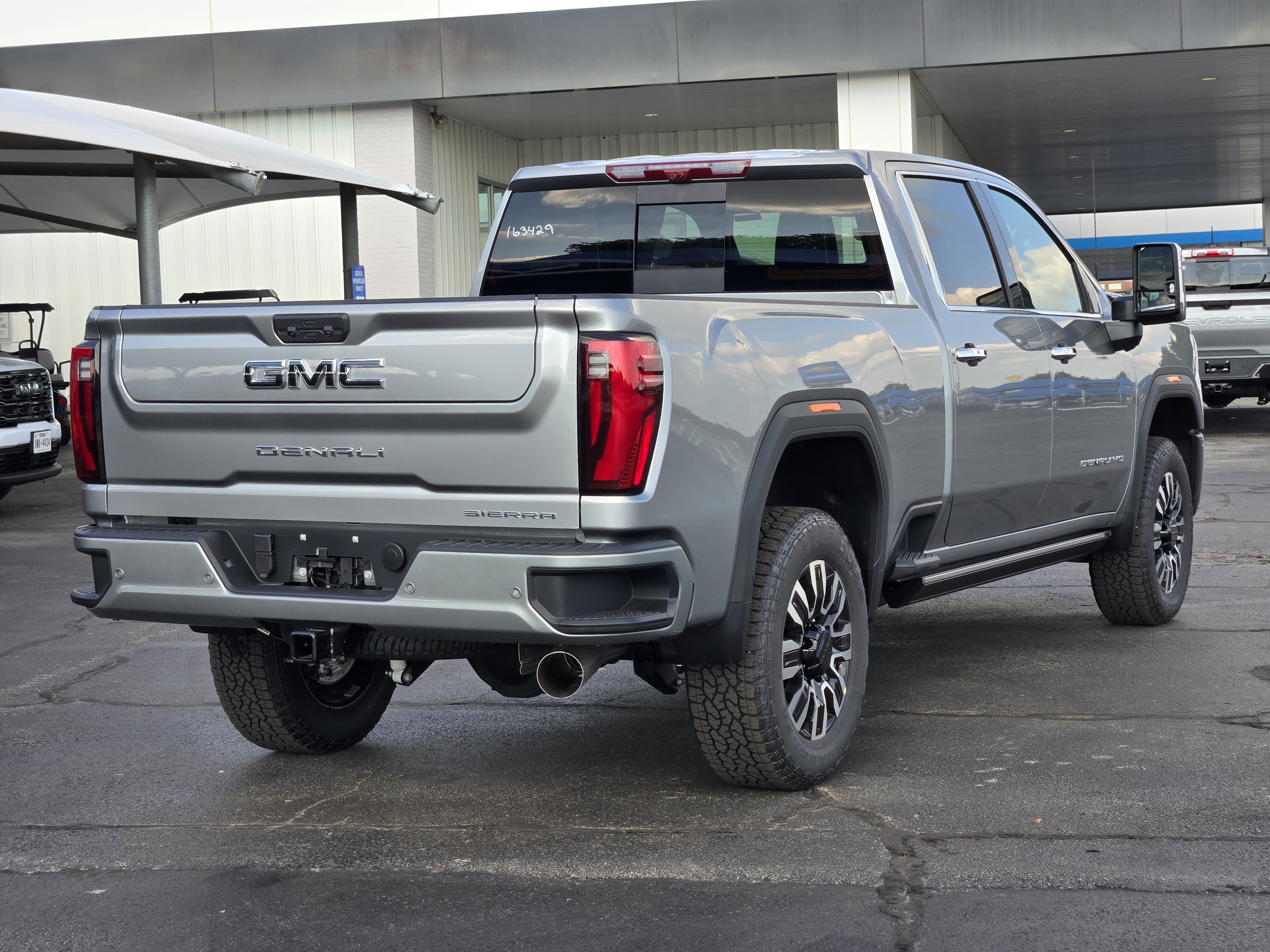 New 2026 GMC Sierra 2500 Denali Ultimate AWD/4WD image 4