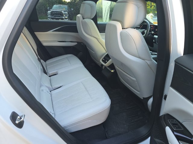 Used 2024 Cadillac Lyriq Luxury RWD image 27