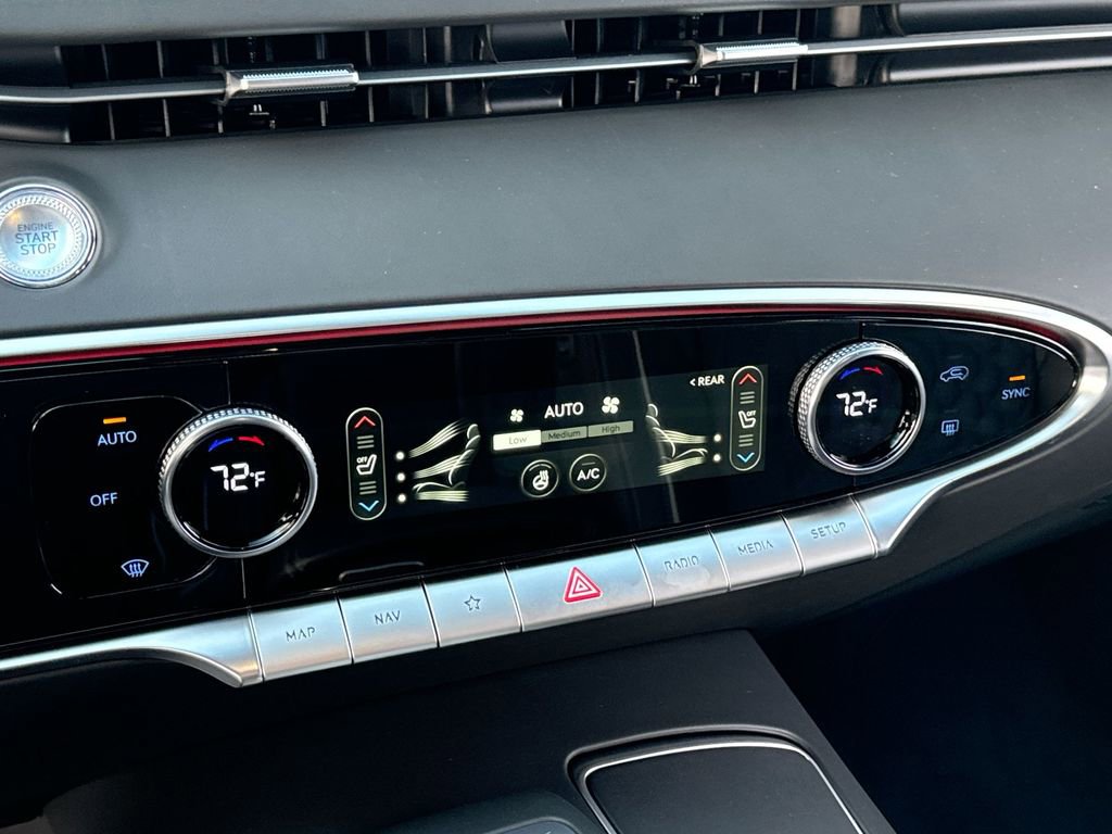 Used 2025 Genesis GV70 3.5T Sport w/ Sport Advanced Package image 29