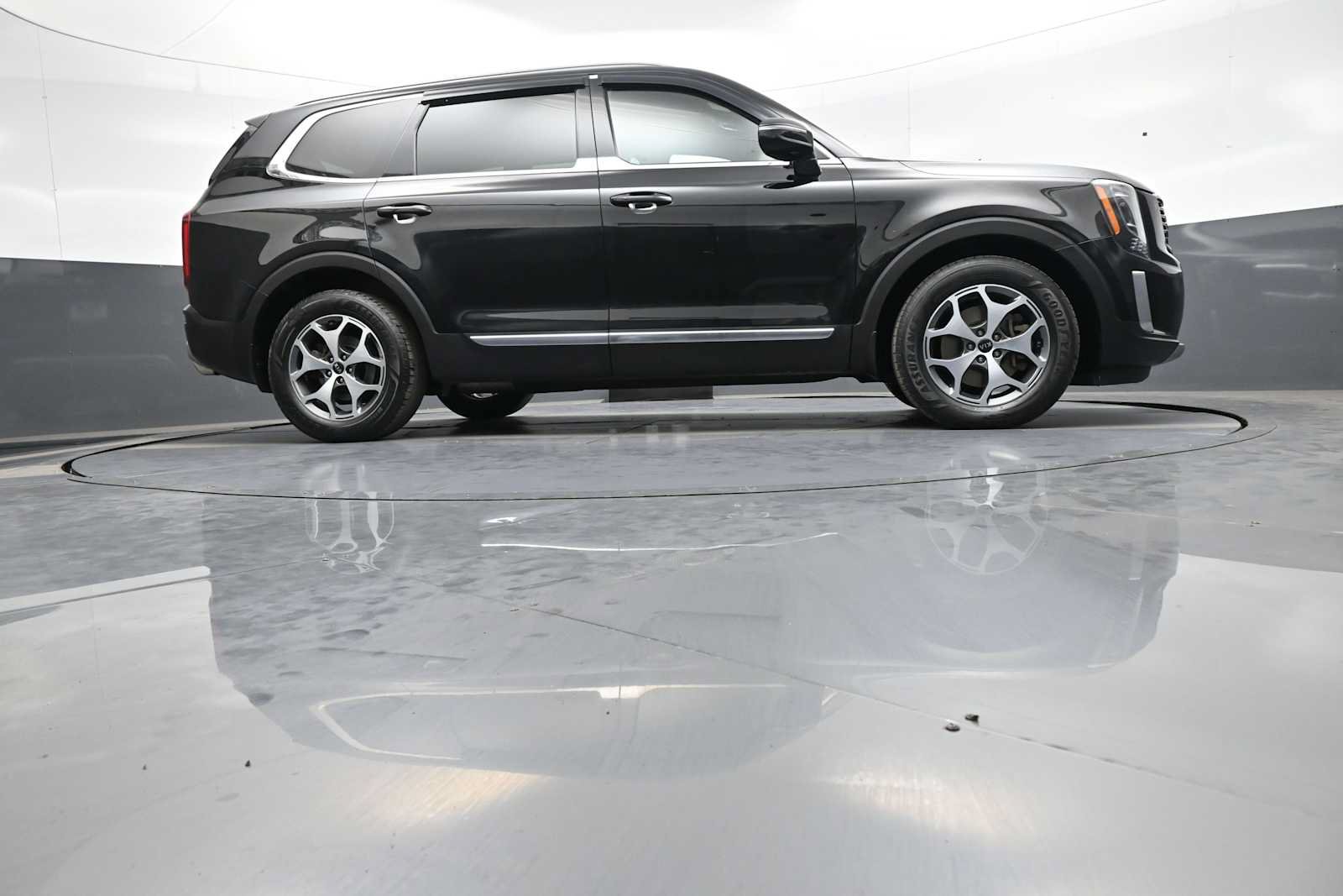 Used 2020 Kia Telluride EX AWD/4WD image 32