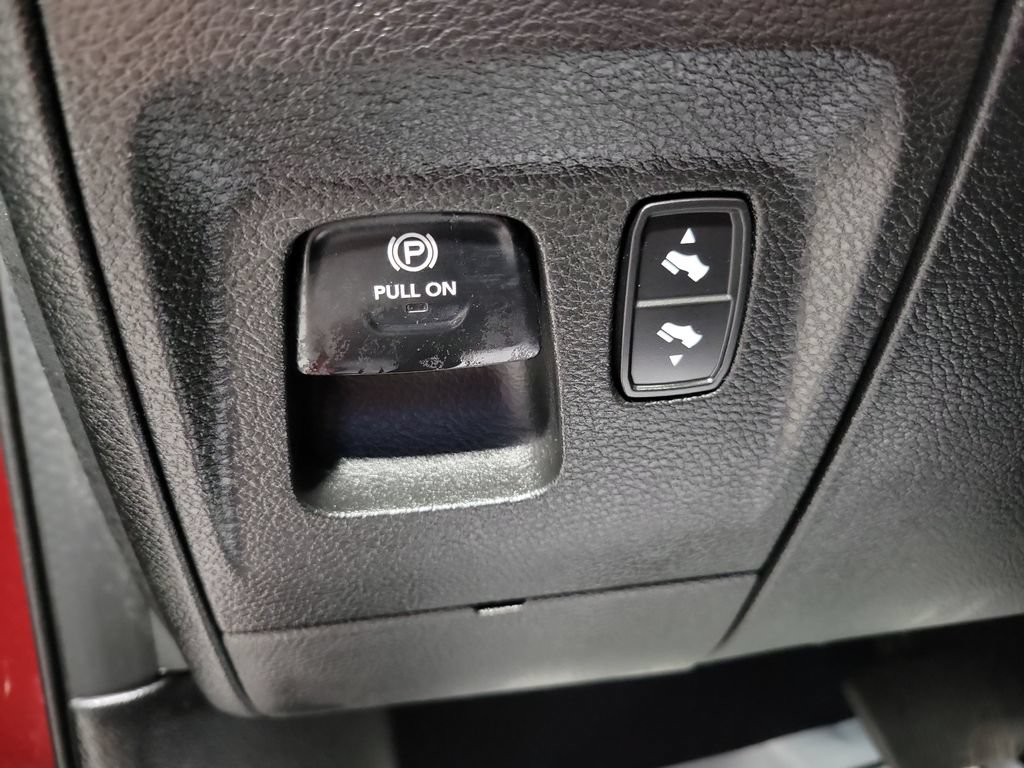 Used 2023 RAM 1500 Laramie AWD/4WD image 40