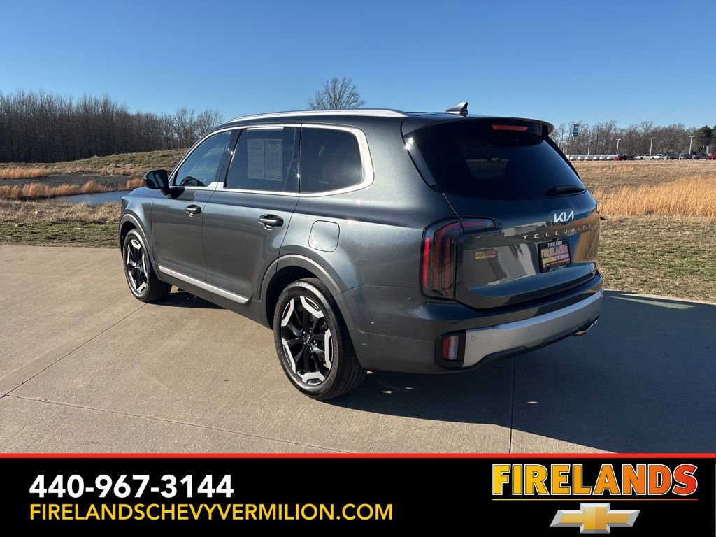 Used 2023 Kia Telluride EX w/ EX Captain's Chair Package image 7