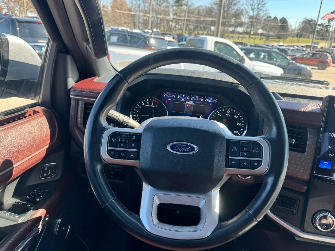 Used 2024 Ford Expedition Limited image 15