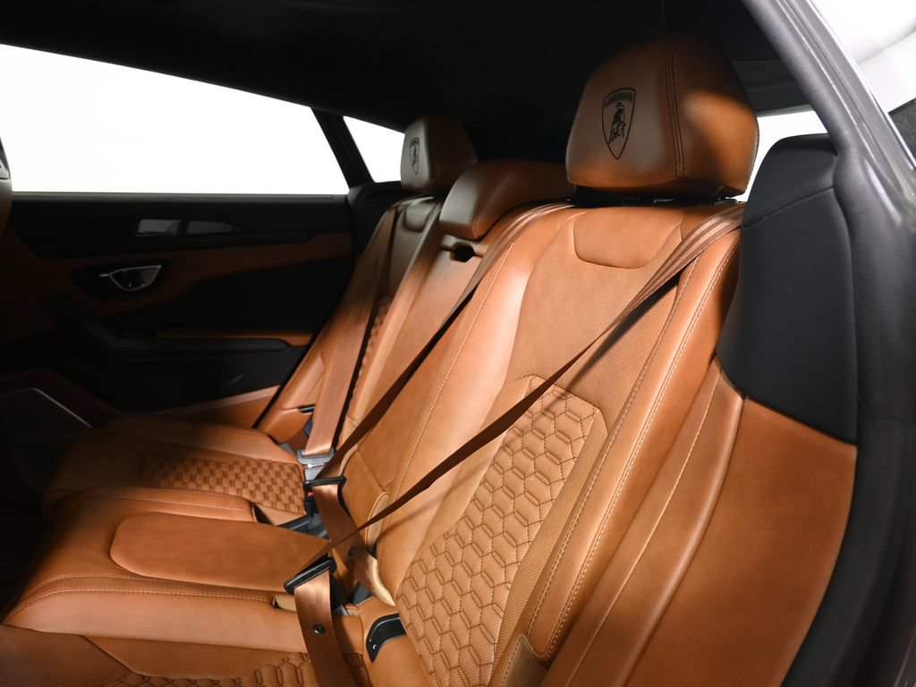 Used 2021 Lamborghini Urus AWD/4WD image 34