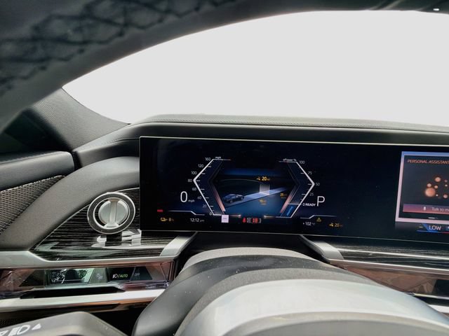 Used 2025 BMW i7 eDrive50 w/ M Sport Package RWD image 38