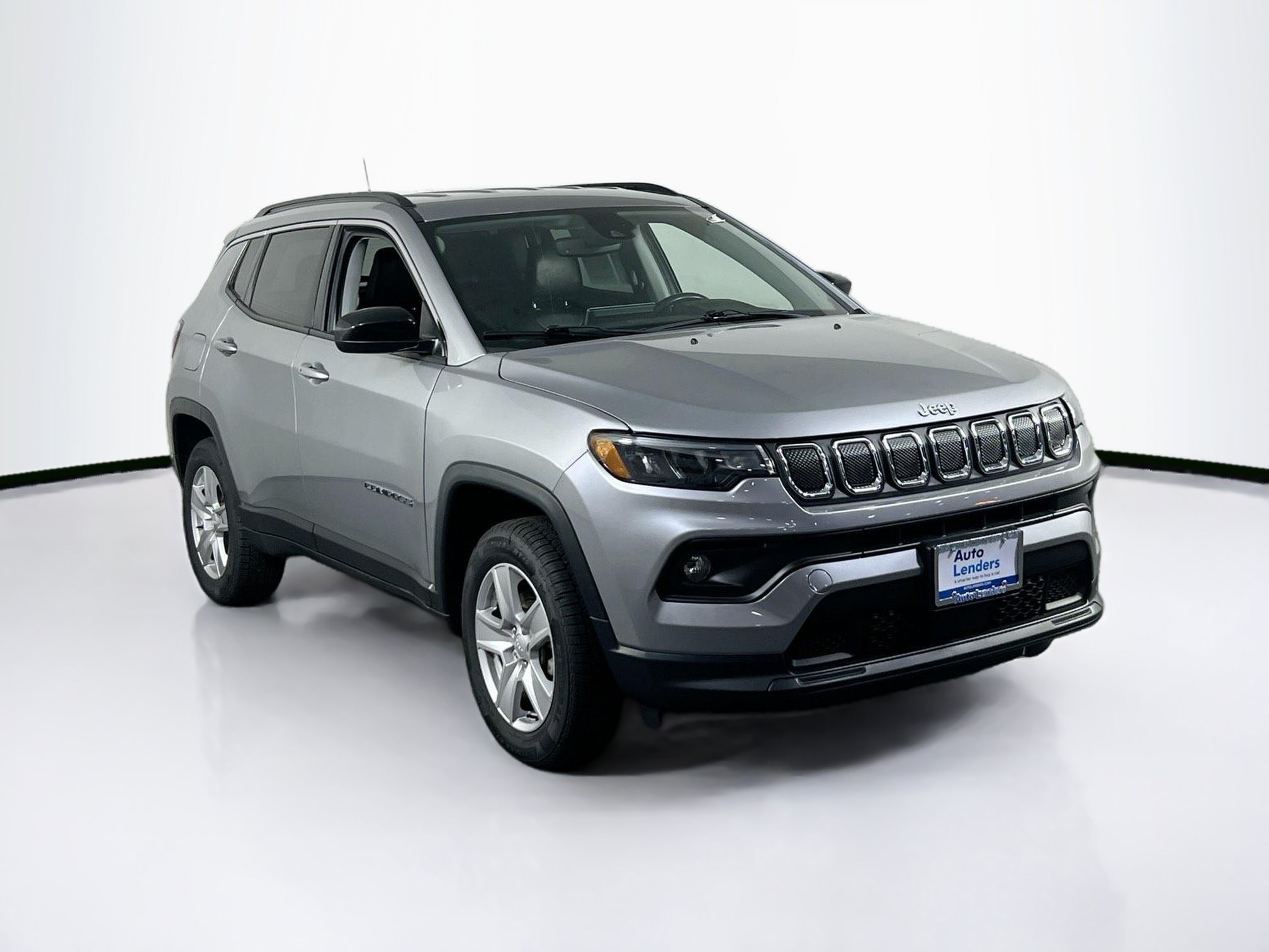 Used 2022 Jeep Compass Latitude w/ Convenience Group AWD/4WD image 3