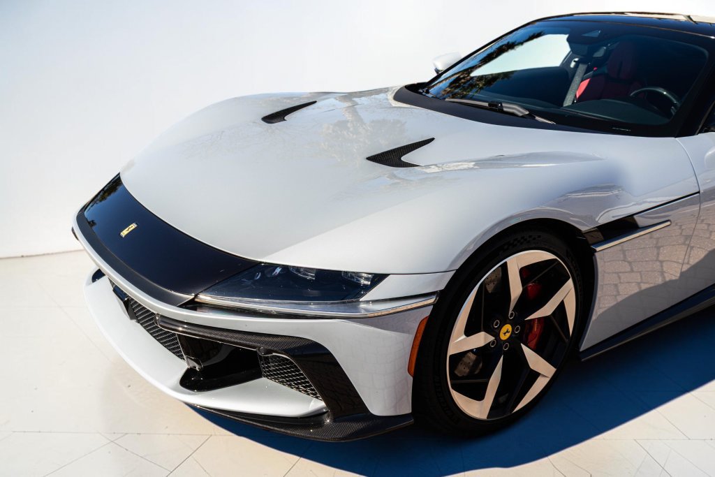 Certified 2025 Ferrari 12Cilindri RWD image 30