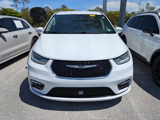 Used 2021 Chrysler Pacifica Touring-L image 7