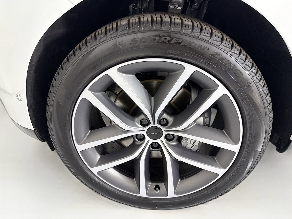 New 2026 Land Rover Range Rover SE AWD/4WD image 30