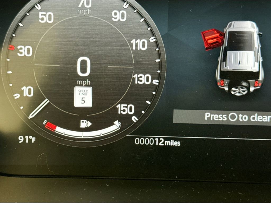 New 2026 Land Rover Defender 110 V8 AWD/4WD image 12