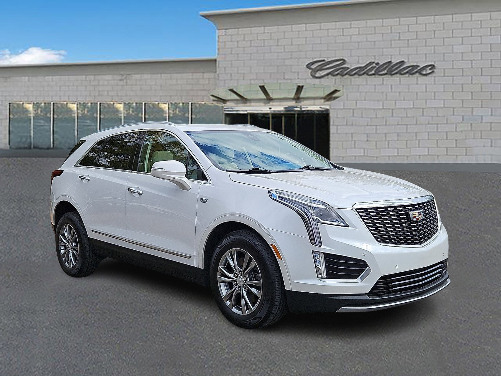 Used 2021 Cadillac XT5 Premium Luxury image 3