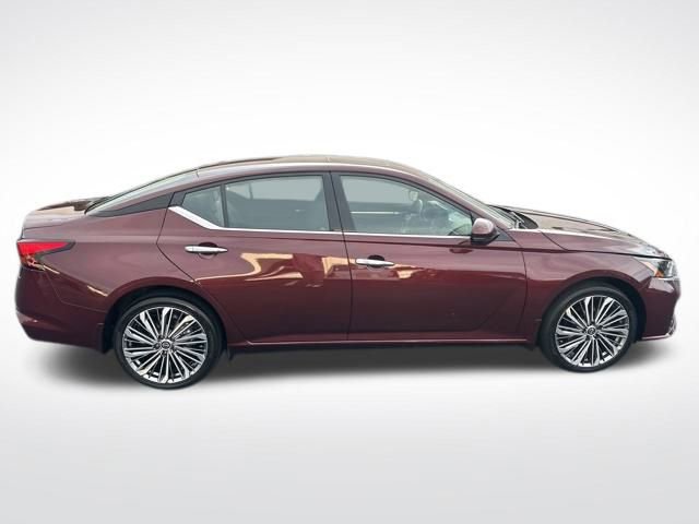 Used 2024 Nissan Altima 2.5 SL image 8