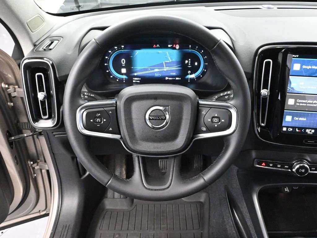 Used 2023 Volvo XC40 B5 Core image 26