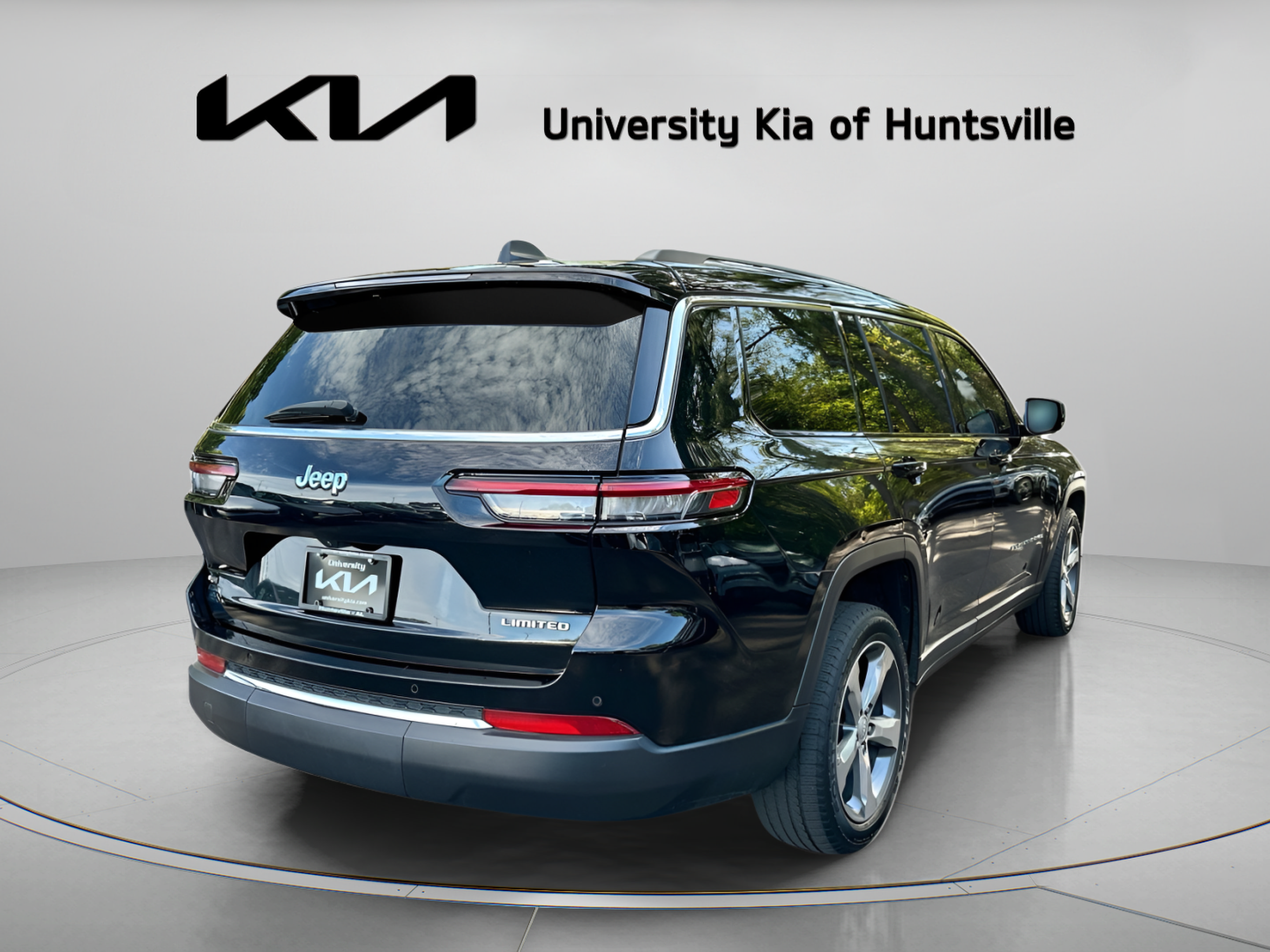 Used 2022 Jeep Grand Cherokee L Limited RWD image 8