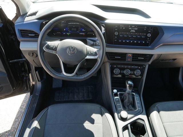 Used 2024 Volkswagen Taos SE AWD/4WD image 21