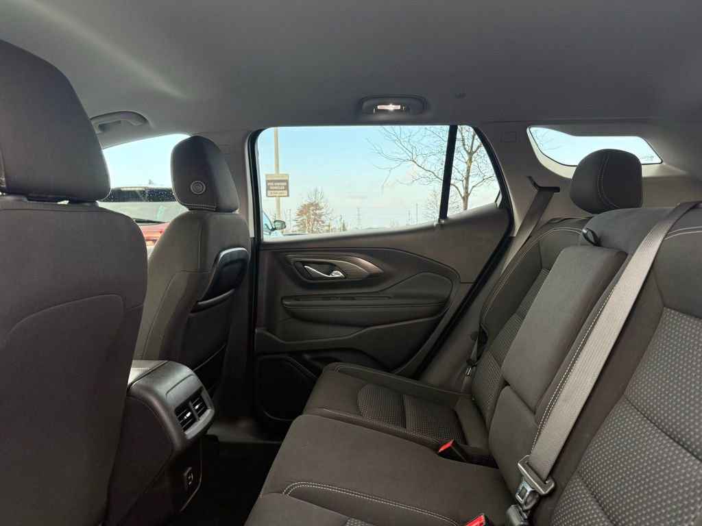 Used 2023 GMC Terrain SLE w/ Driver Convenience Package image 15