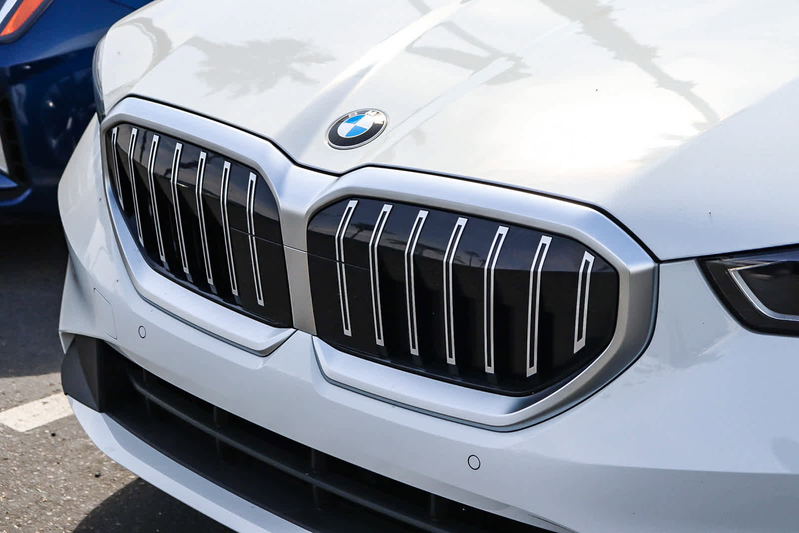 Used 2024 BMW 530i w/ Convenience Package image 3