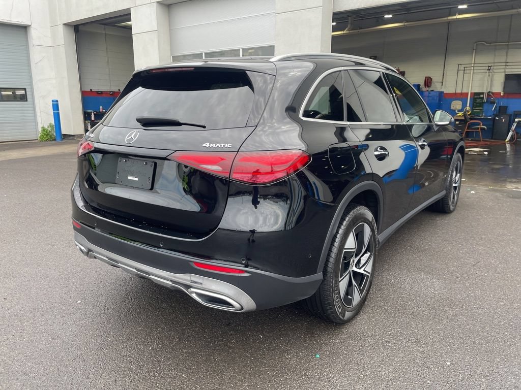 Used 2024 Mercedes-Benz GLC 300 4MATIC image 7