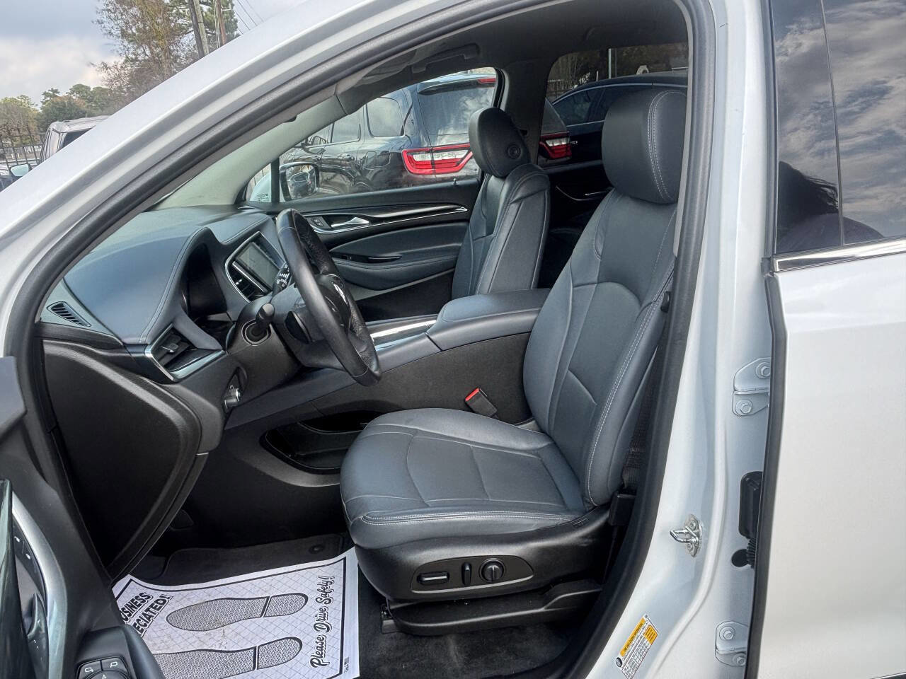 Used 2021 Buick Enclave Essence w/ Sound and Sites Package FWD image 11