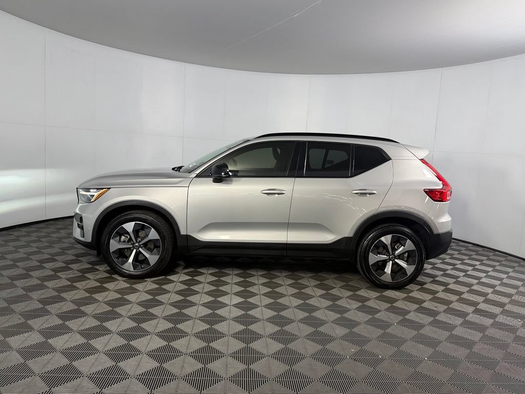 Used 2023 Volvo XC40 B5 Plus w/ Climate Package AWD/4WD image 11