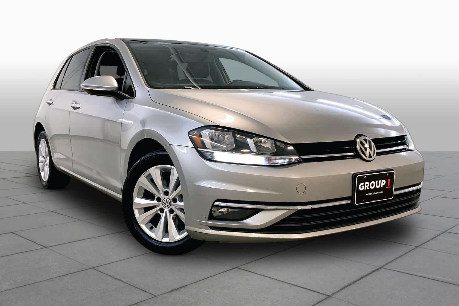 Used 2018 Volkswagen Golf SE FWD image 2