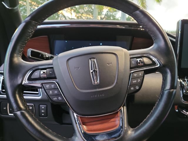 Used 2024 Lincoln Navigator Premiere AWD/4WD image 18