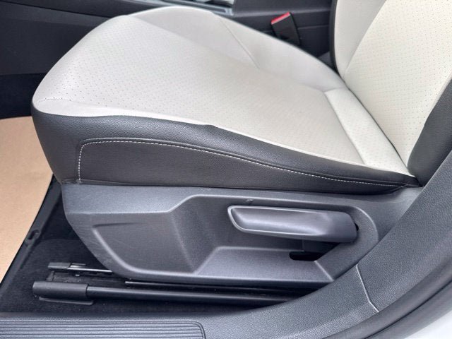 Used 2019 Volkswagen Jetta R-Line FWD image 11