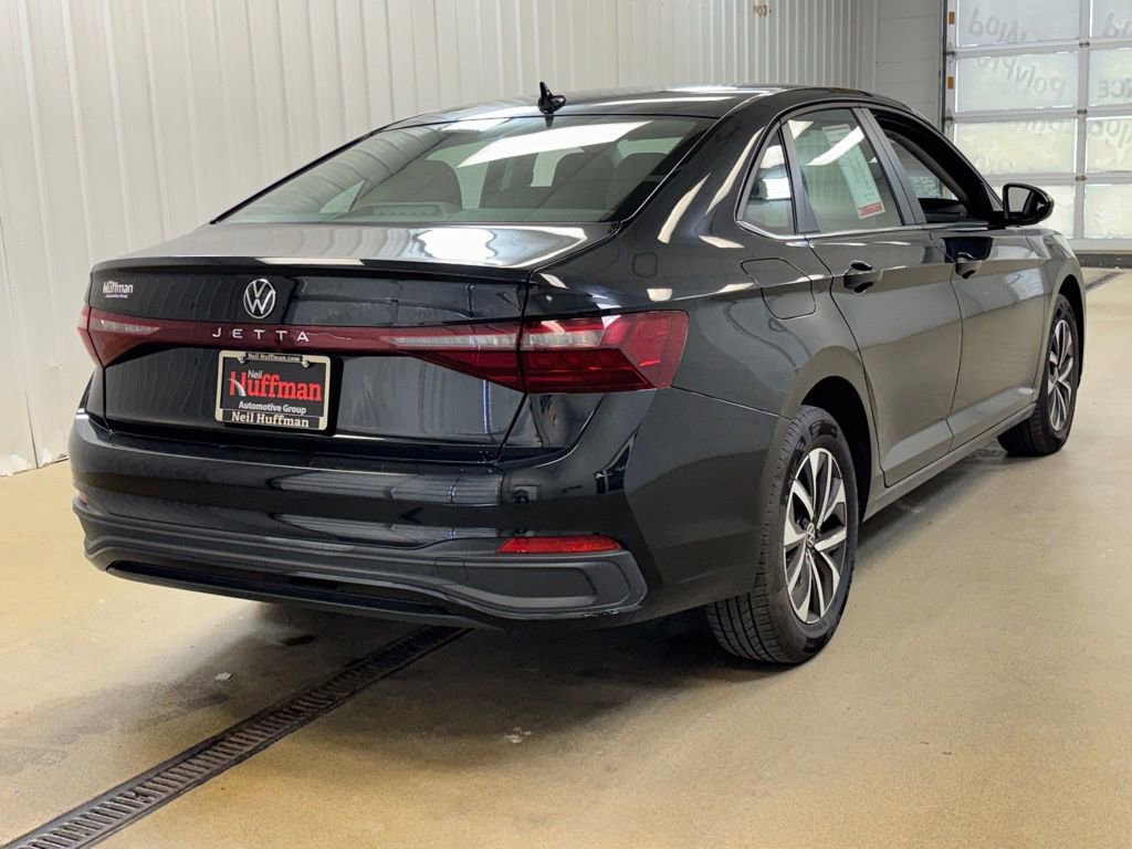Used 2025 Volkswagen Jetta S image 5