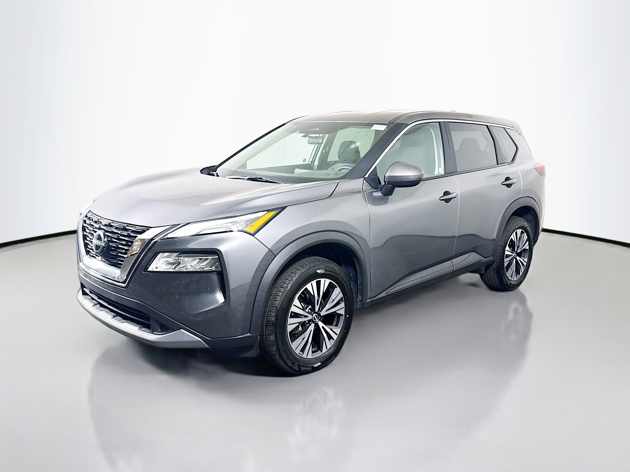 Used 2023 Nissan Rogue SV image 4