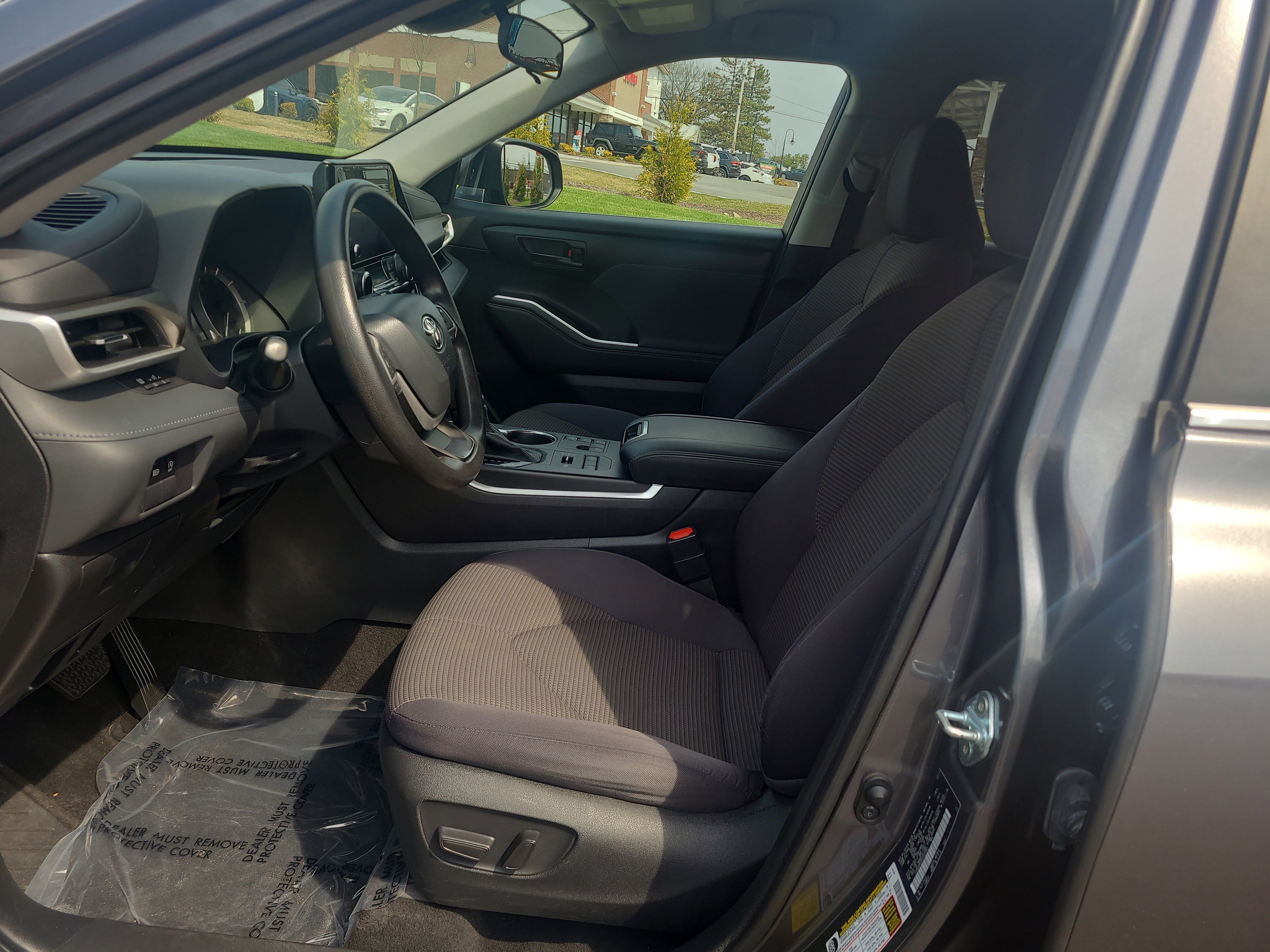 Used 2023 Toyota Highlander L AWD/4WD image 17