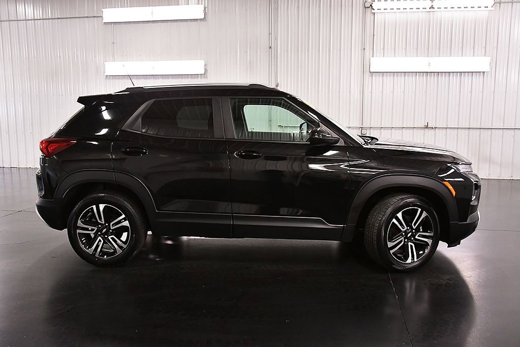Used 2023 Chevrolet TrailBlazer LT w/ Convenience Package AWD/4WD image 8