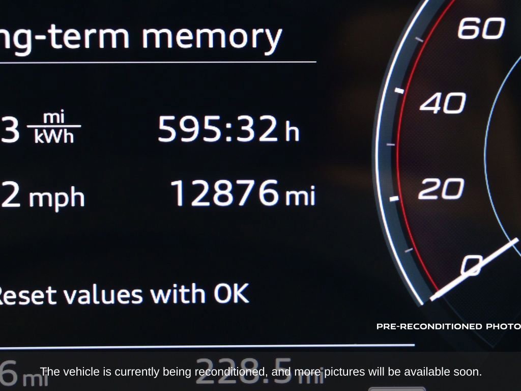 Used 2022 Audi e-tron GT Premium Plus image 37