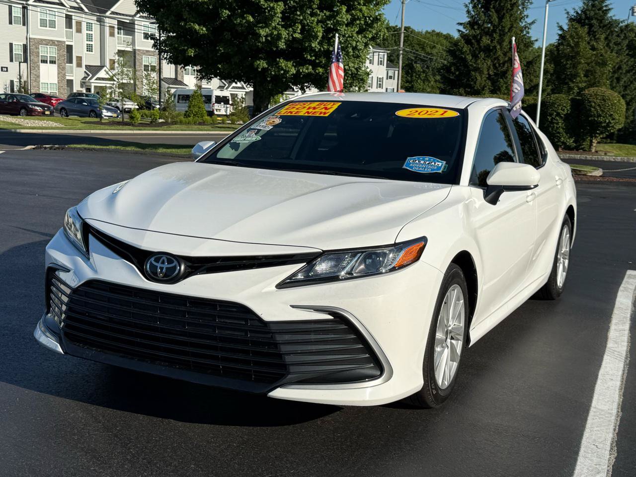 Used 2021 Toyota Camry LE FWD image 3