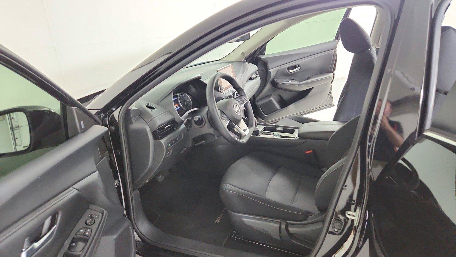 Used 2025 Nissan Sentra SV FWD image 16