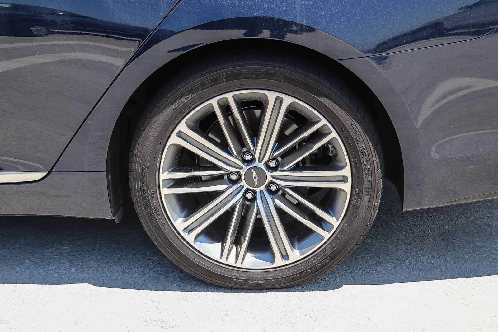 Used 2018 Genesis G80 3.8 RWD image 12