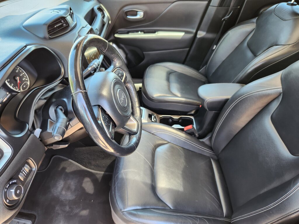 Used 2018 Jeep Renegade Limited w/ UConnect 8.4 Nav Group FWD image 8