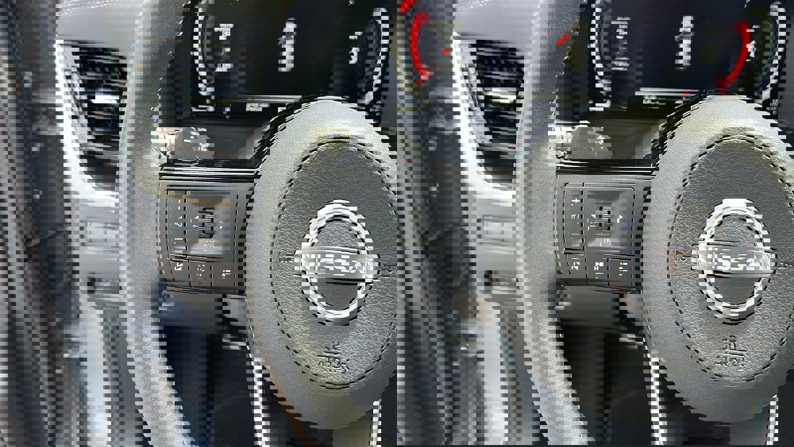 Used 2022 Nissan Rogue Platinum w/ Head-Up Display Package image 16