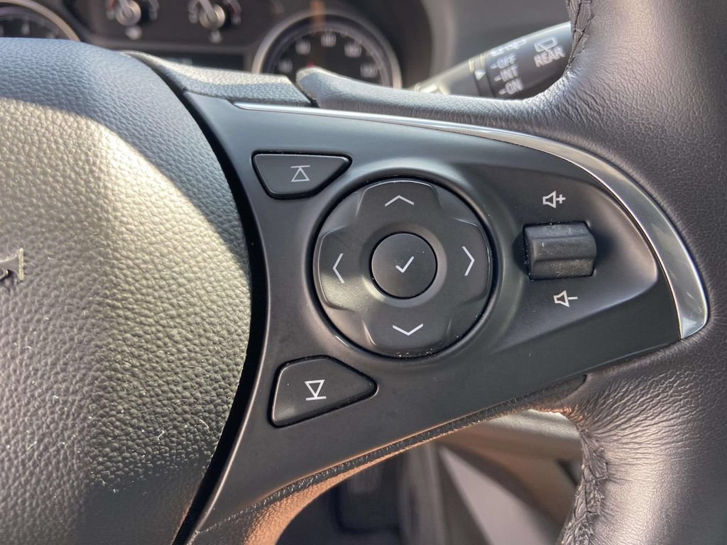 Used 2019 Buick Enclave Essence FWD image 34