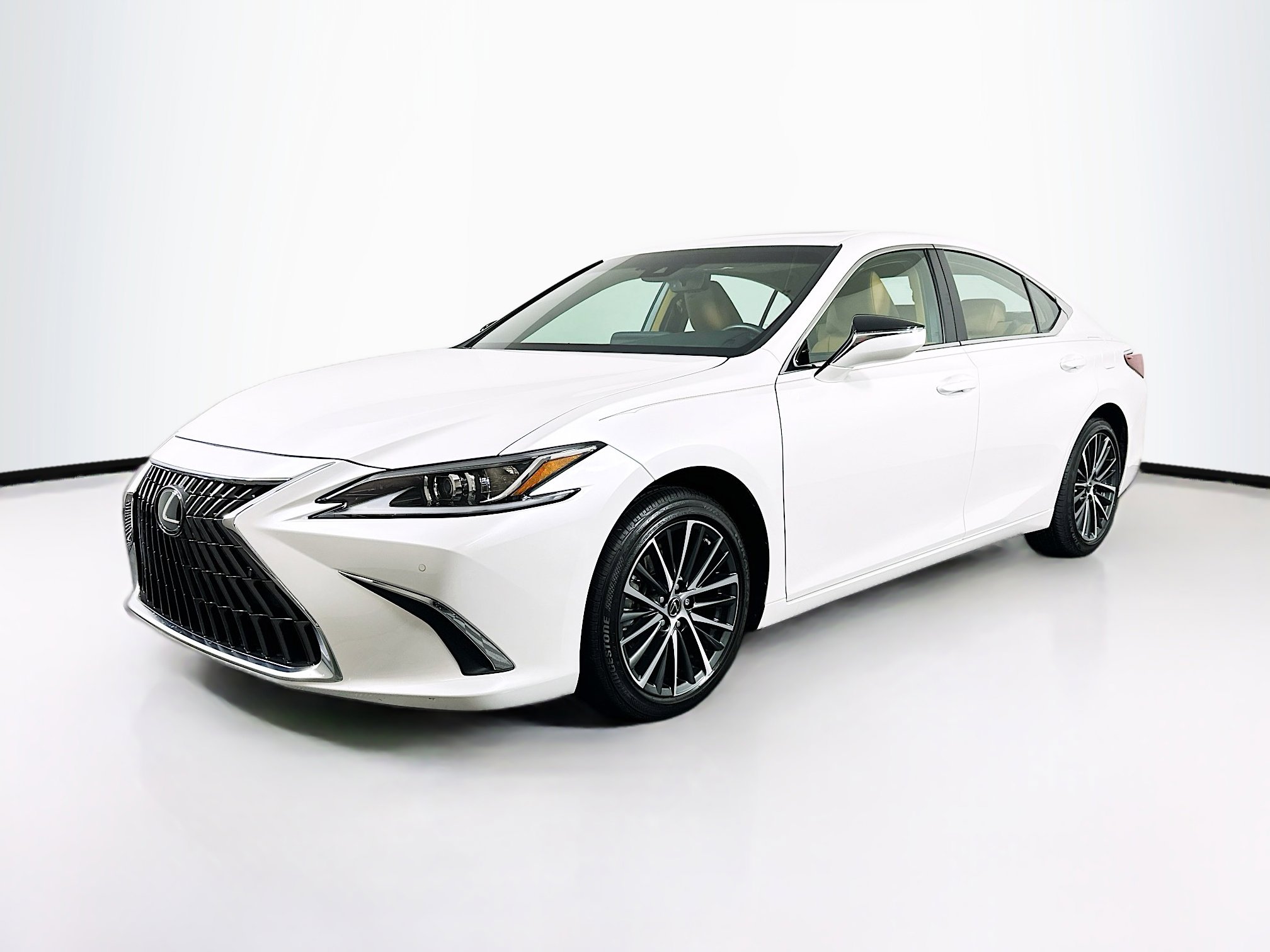 Used 2025 Lexus ES 350 w/ Premium Package image 3