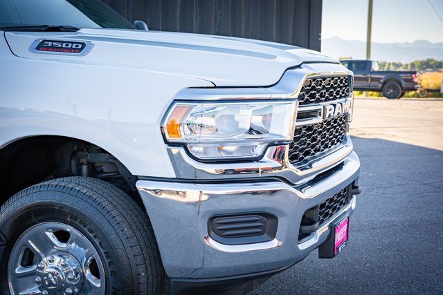Used 2024 RAM 3500 Tradesman w/ Chrome Appearance Group image 4