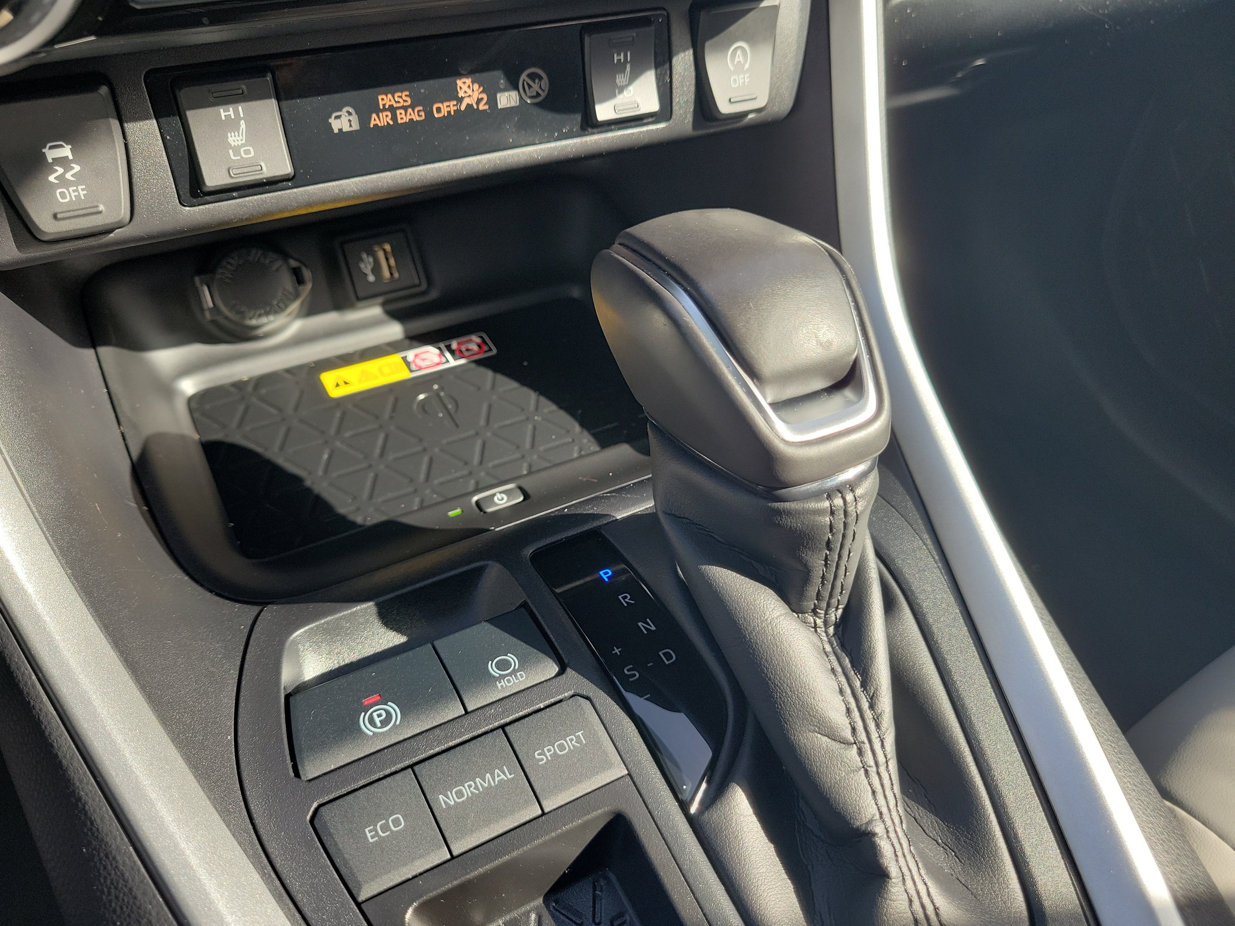 Used 2025 Toyota RAV4 XLE Premium w/ Weather Package FWD image 30