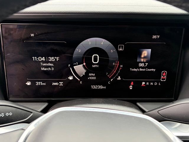 Used 2025 GMC Terrain Elevation image 18