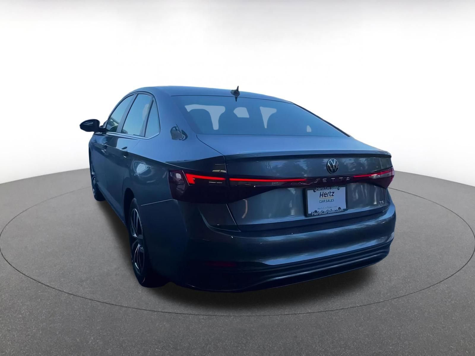 Used 2025 Volkswagen Jetta SE image 11