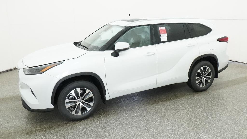 New 2026 Toyota Highlander XLE image 15