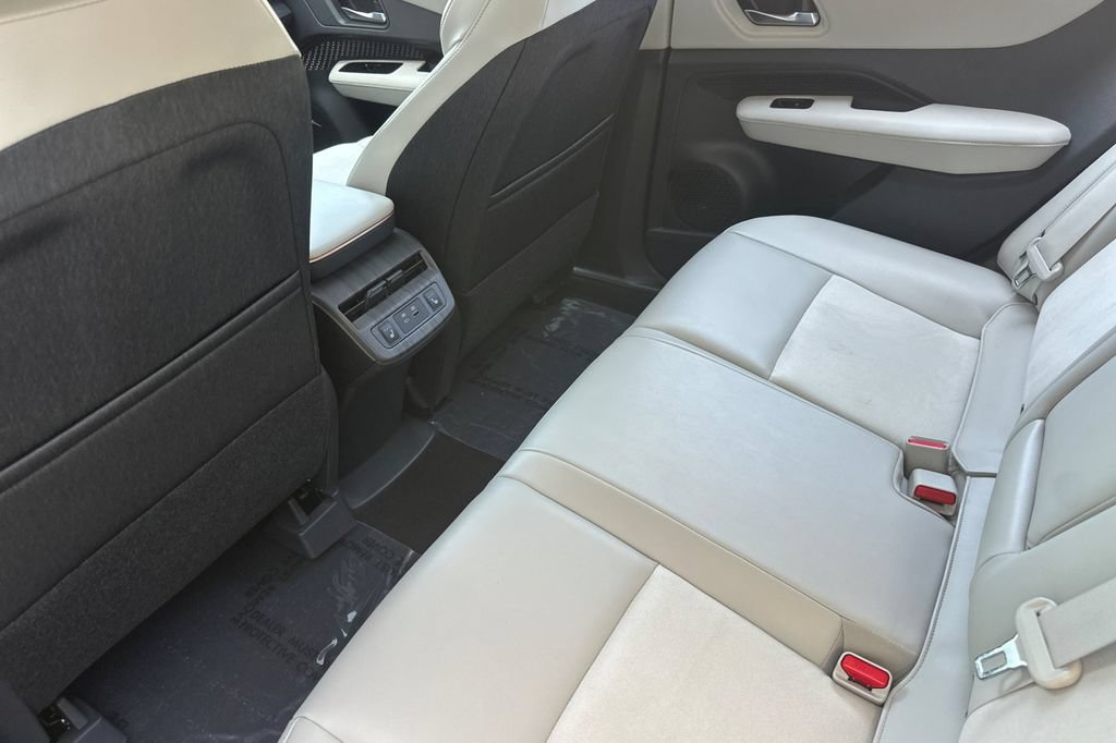 Used 2024 Nissan Ariya FWD image 11