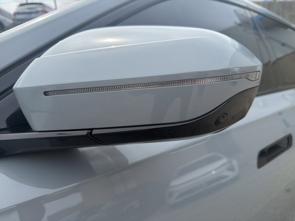 Used 2025 BMW i7 eDrive50 w/ M Sport Package RWD image 12