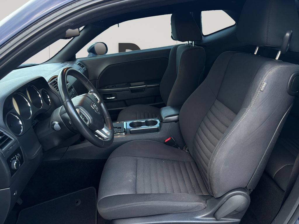 Used 2013 Dodge Challenger SXT RWD image 10