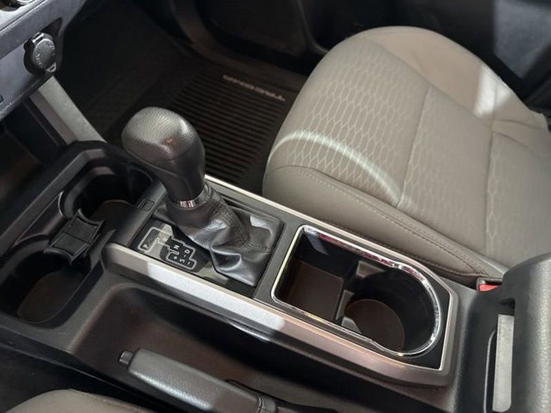 Used 2017 Toyota Tacoma SR5 image 22