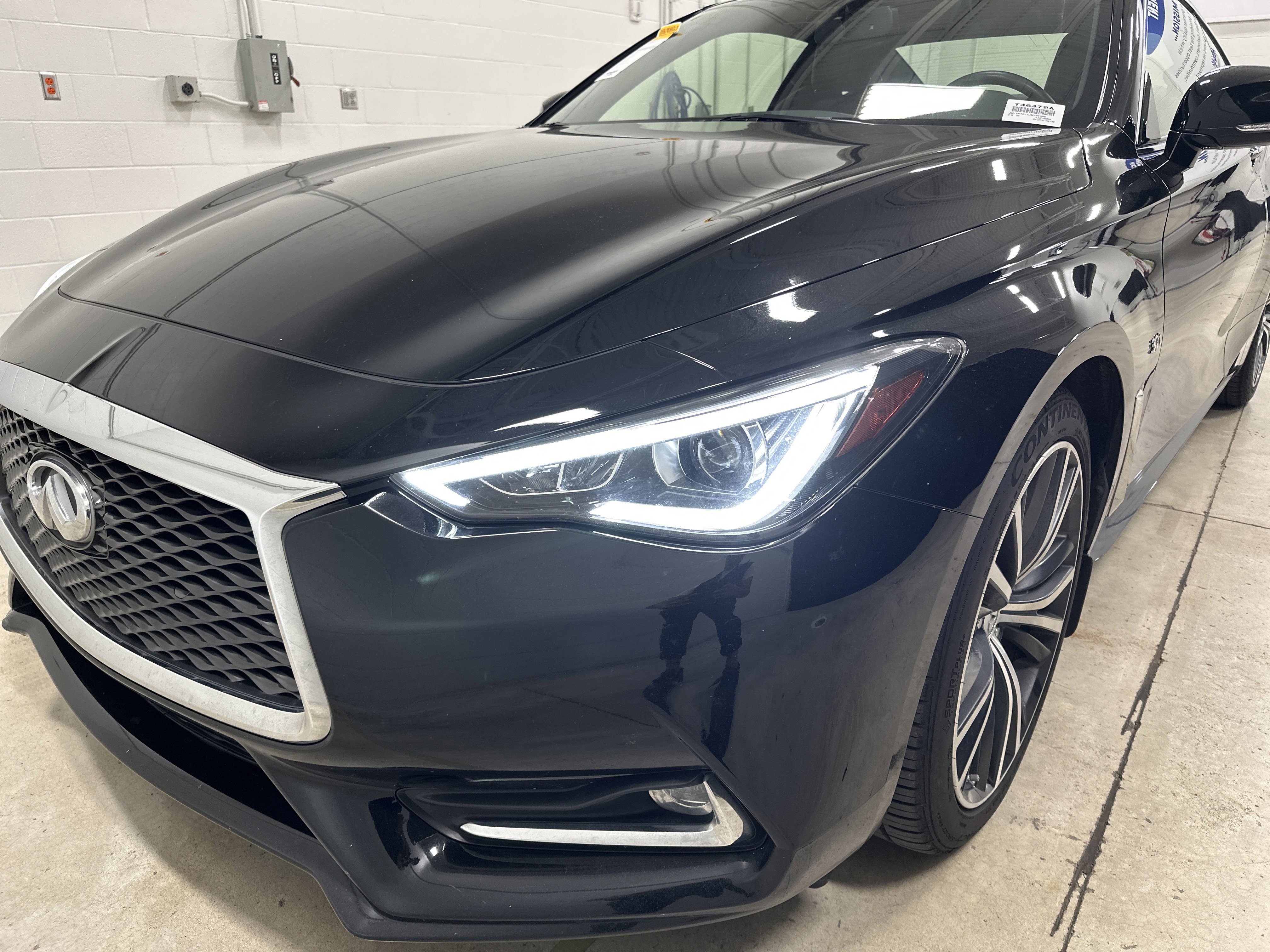 Used 2018 INFINITI Q60 3.0t Luxe w/ Sensory Package 3.0T Luxe AWD/4WD image 6